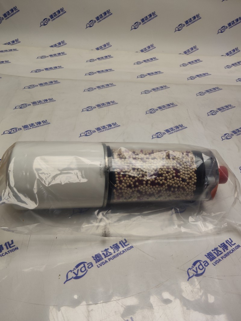 Desiccant breather filter venting filtration components mounted on Hydraulic reservoirs, gearboxes, transformer tanks